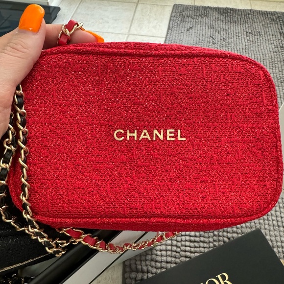 Two Chanel makeup bags 💄🎁💋 - Picture 6 of 8